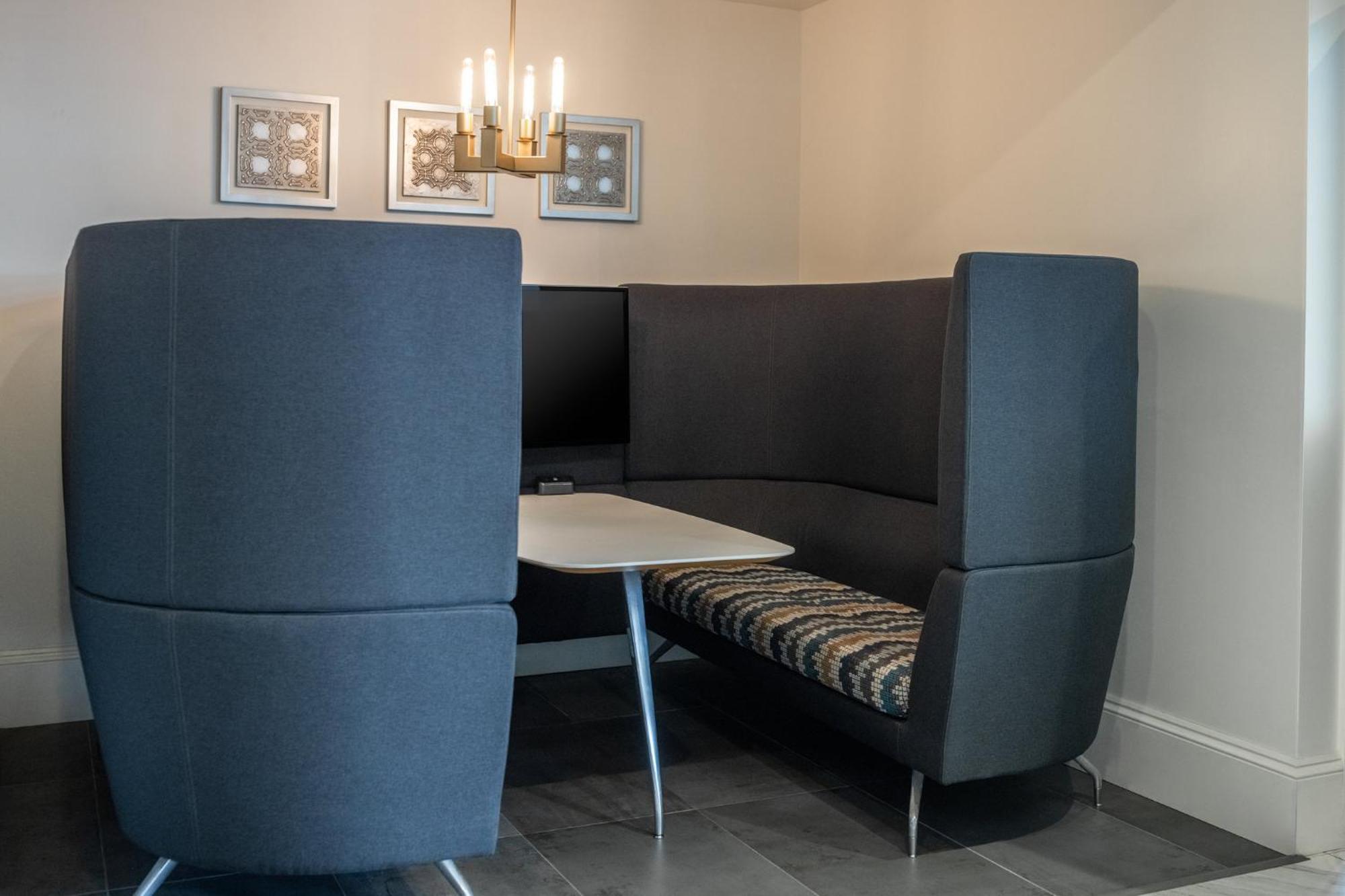 Crowne Plaza Fredericton Lord Beaverbrook By Ihg Exterior foto